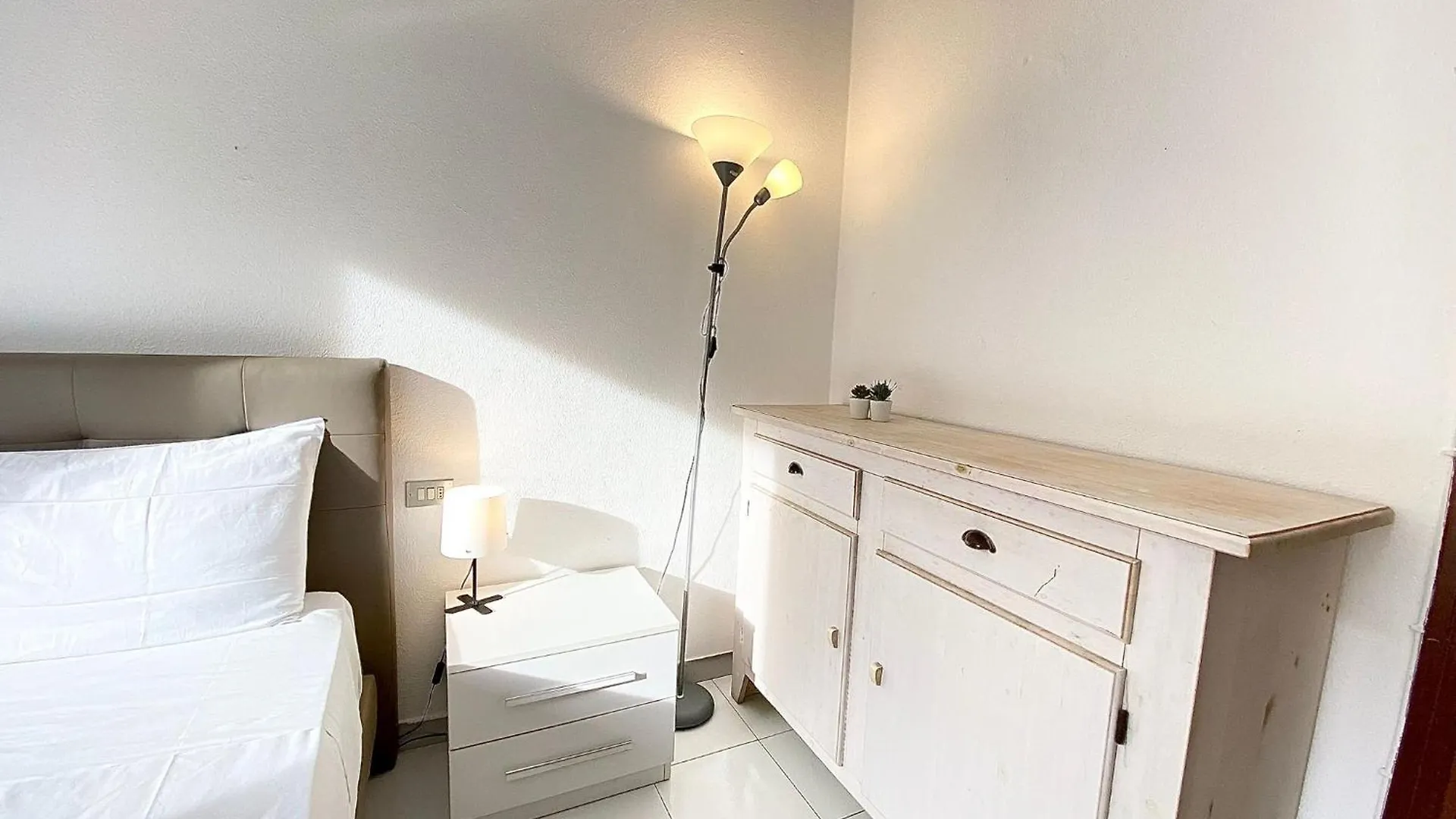 Apartment Metro Blu, Comodo Per Centro Di Milano E Rho Fiera Milano 0*, Milan